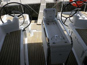 Sun odyssey 379