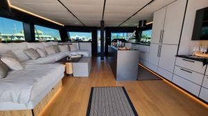 Moon Yacht 60