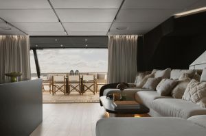 Moon Yacht 60