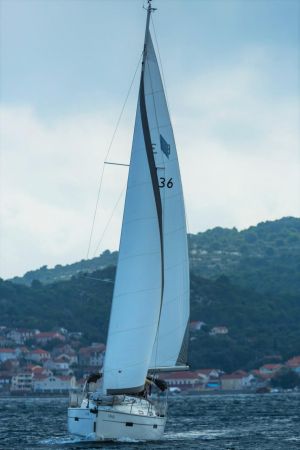 Bavaria Cruiser 36