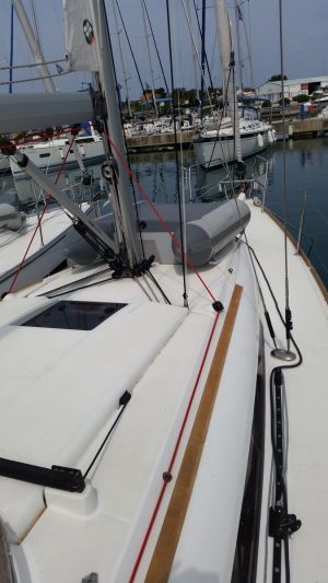 Sun odyssey 379