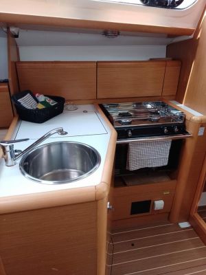 Sun Odyssey 33i