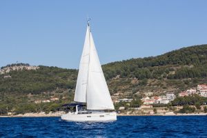 Oceanis 38