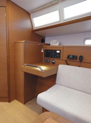 Sun odyssey 379